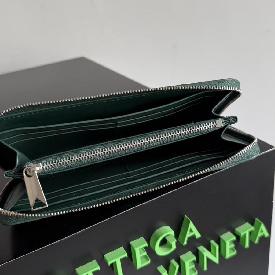 محفظة بوتيغا Ostrich Leathe bottega