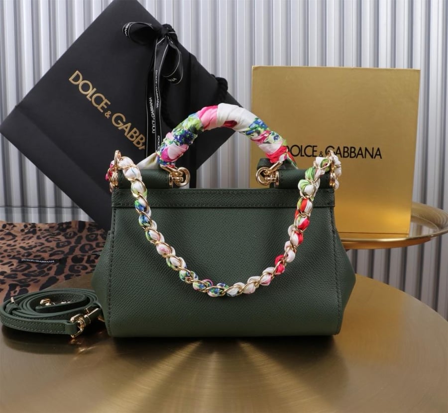 شنطة دولتشي اند غابانا  Small Sicily handbag