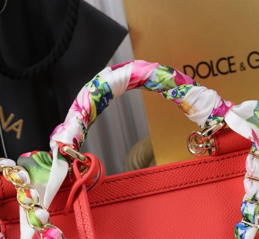 شنطة دولتشي اند غابانا  Small Sicily handbag