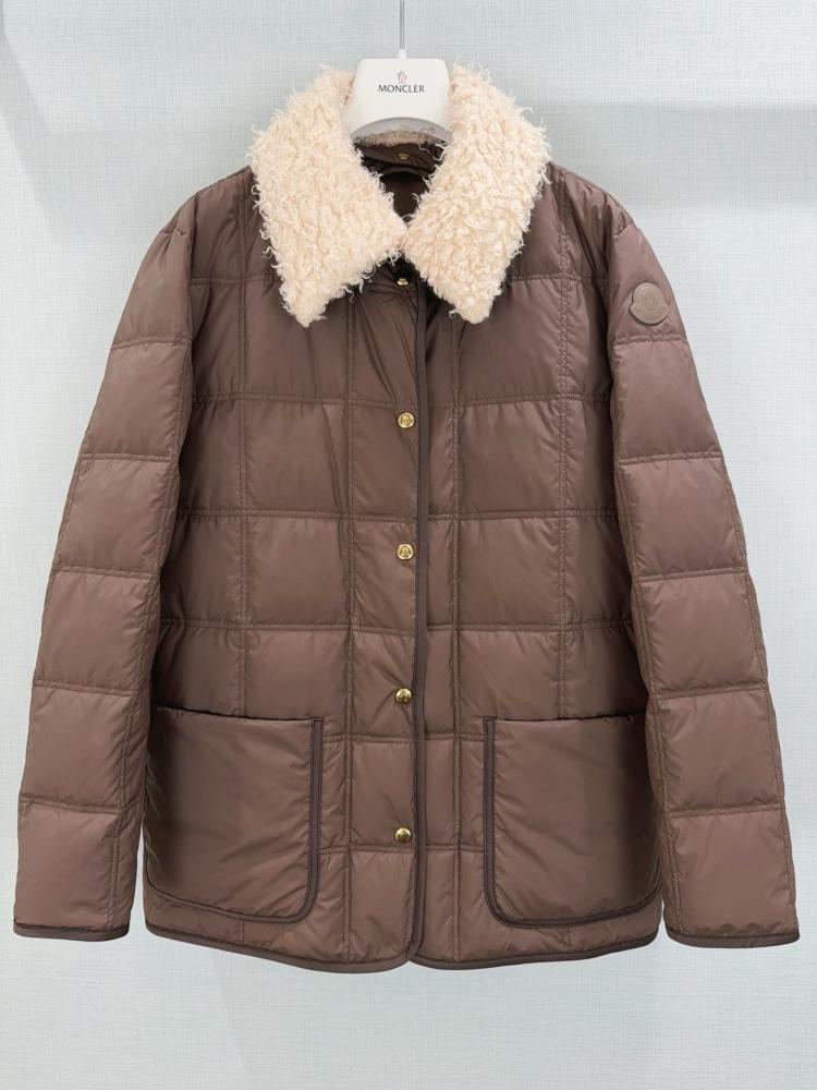 جاكيت Moncler