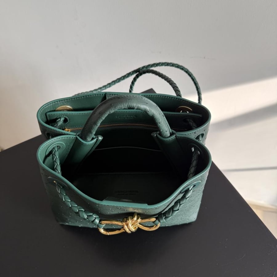 شنطة بوتيغا Andiamo مقاس 25cm
