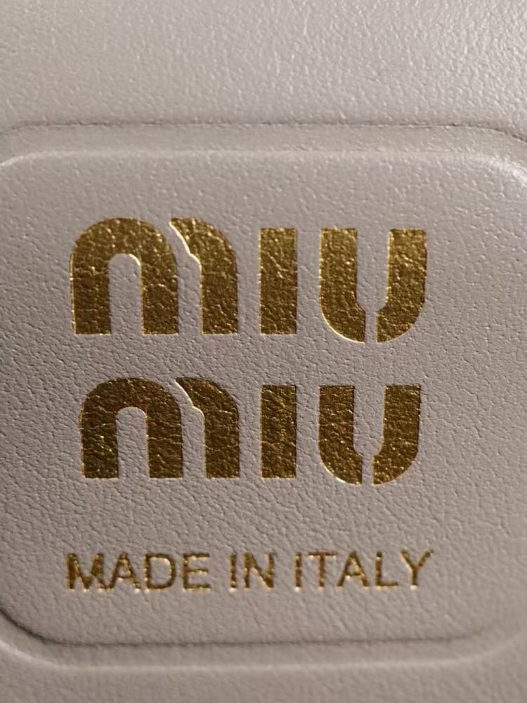 شنطة Miu Miu Matelasse مقاس 28cm