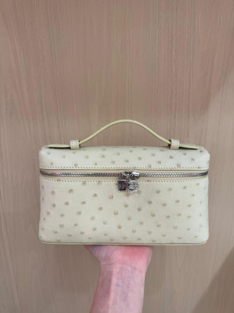 شنطة لورو بيانا  مقاس 19cm