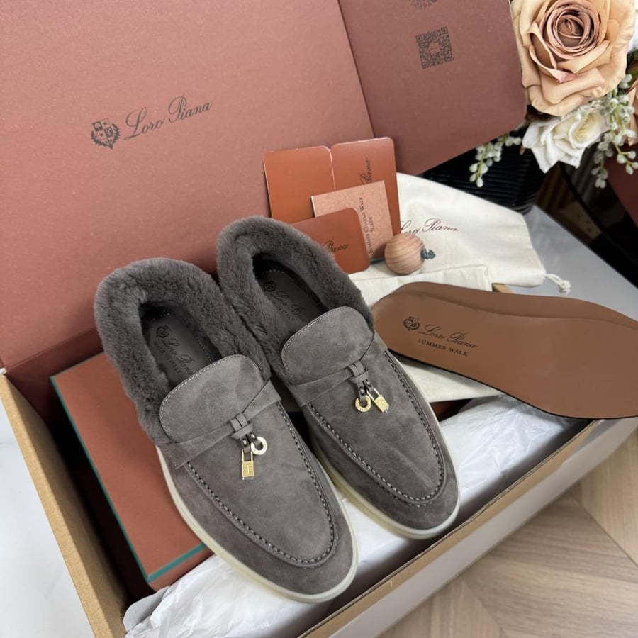 حذاء فلات لورو بيانا Low top fur