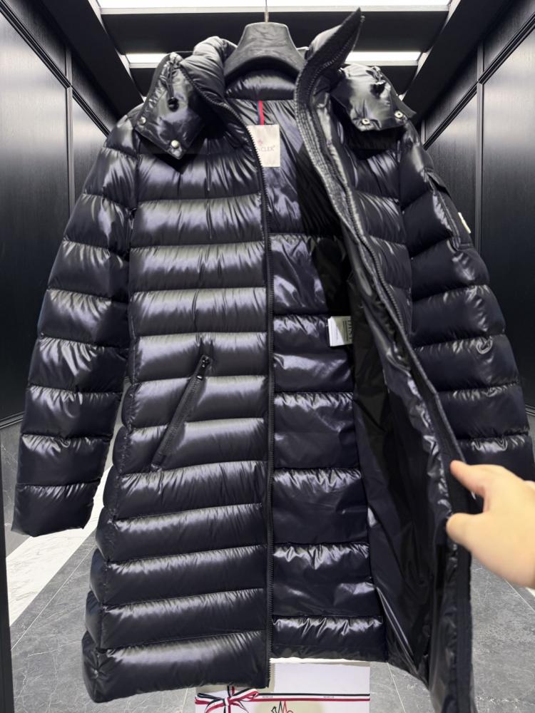 جاكيت Moncler