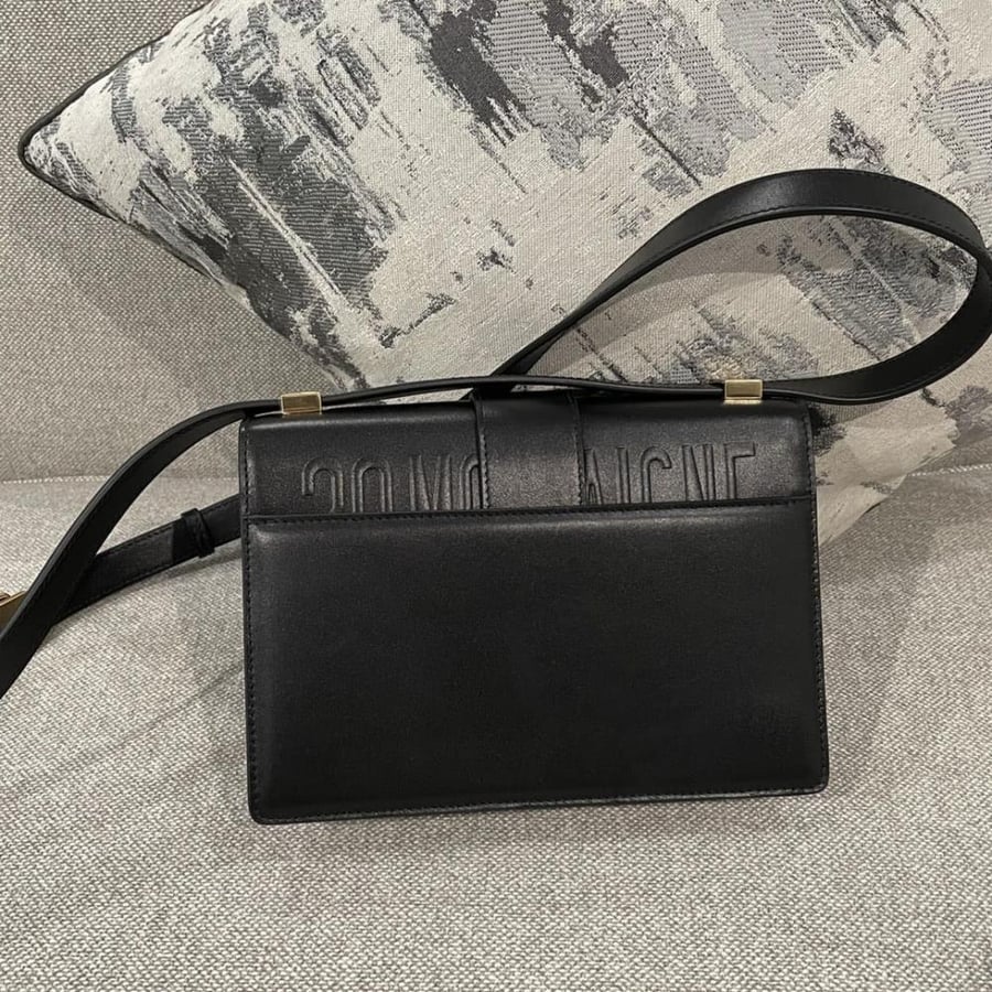 شنطة ديور Montaigne Bag مقاس 21cm