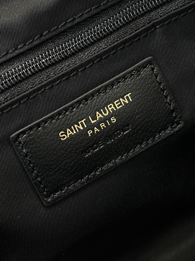 شنطة سان لوران Makeup Saint Laurent