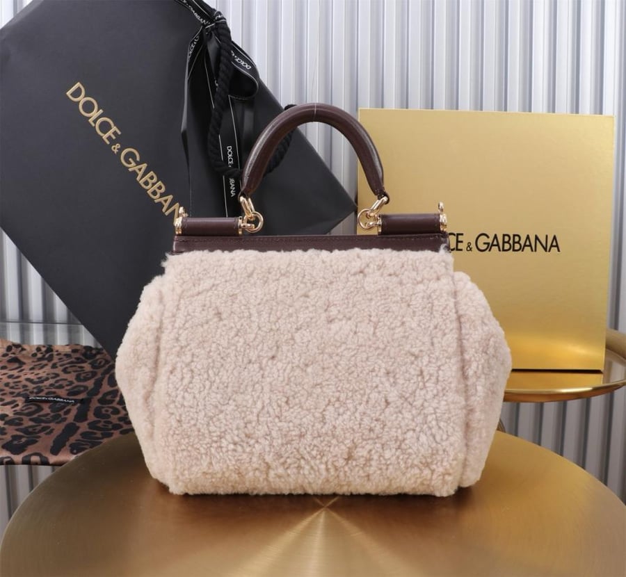 . شنطة دولتشي اند غابانا Medium Sicily handbag