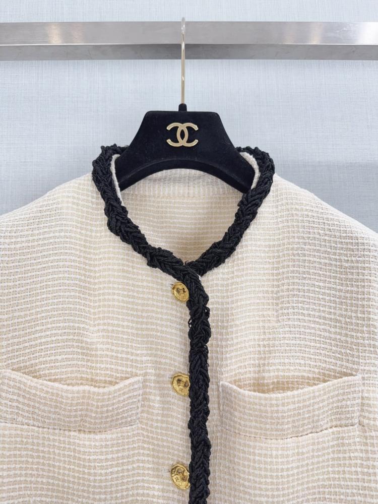 جاكيت Chanel