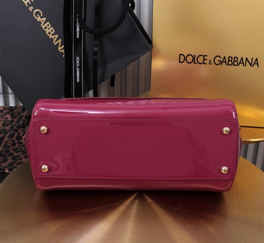 . شنطة دولتشي اند غابانا Medium Sicily handbag