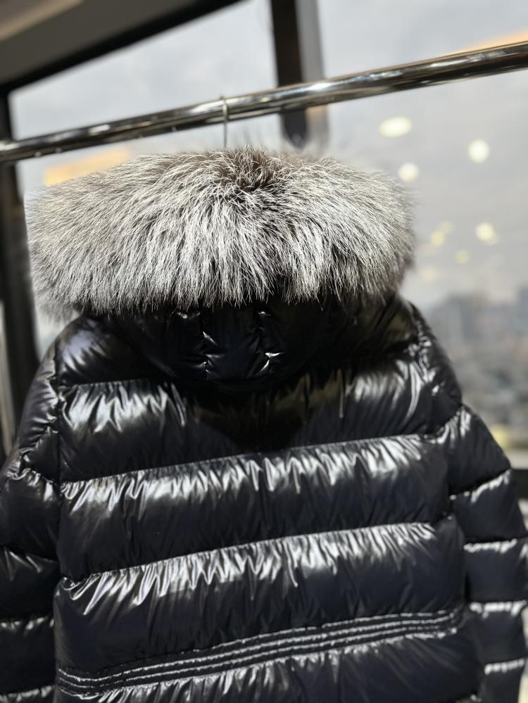 جاكيت Moncler