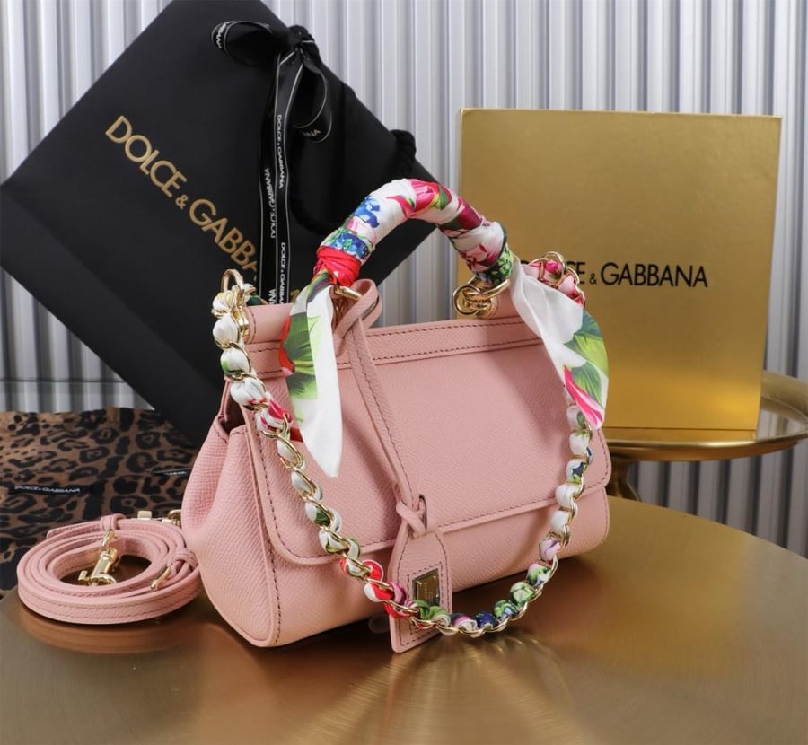 . شنطة دولتشي اند غابانا  Small Sicily handbag