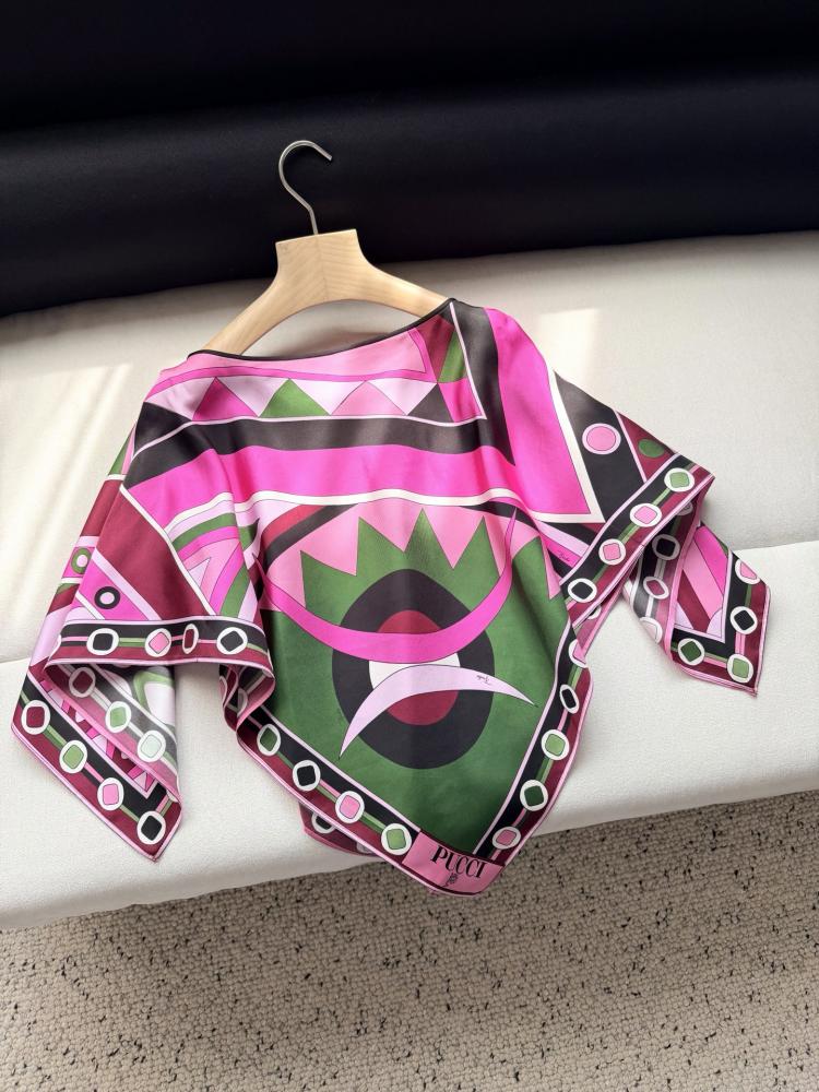 توب Pucci