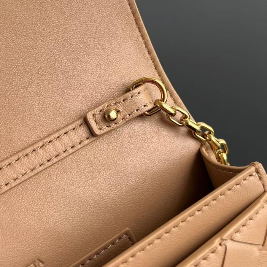 شنطة بوتيغا Mini Andiamo