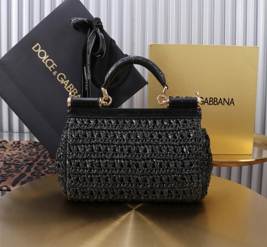 . شنطة دولتشي اند غابانا  Small Sicily handbag