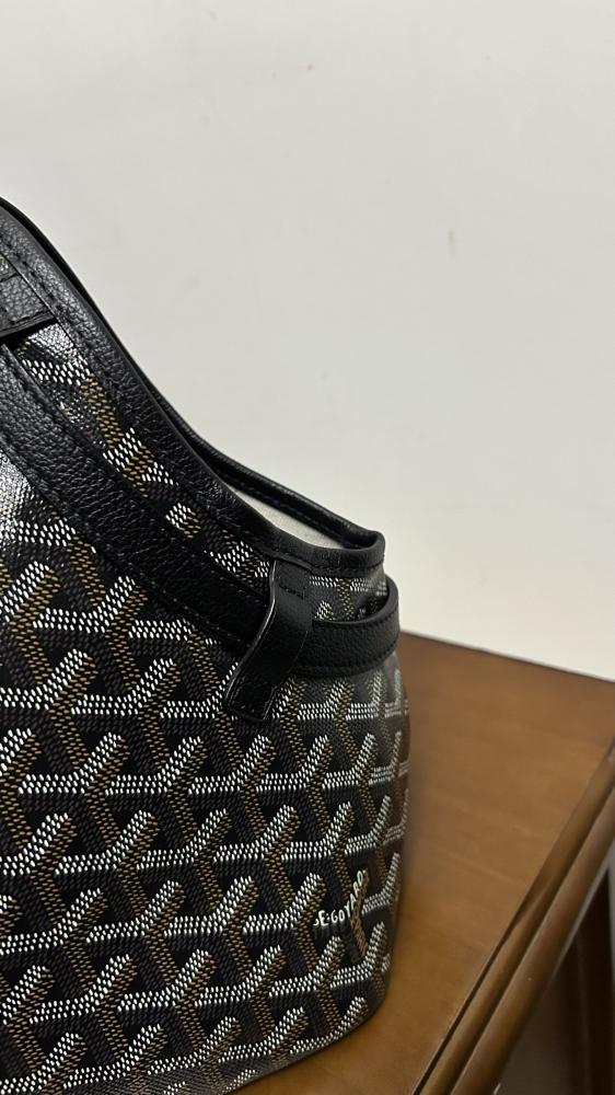 شنطة جويارد Chien Gris Goyard