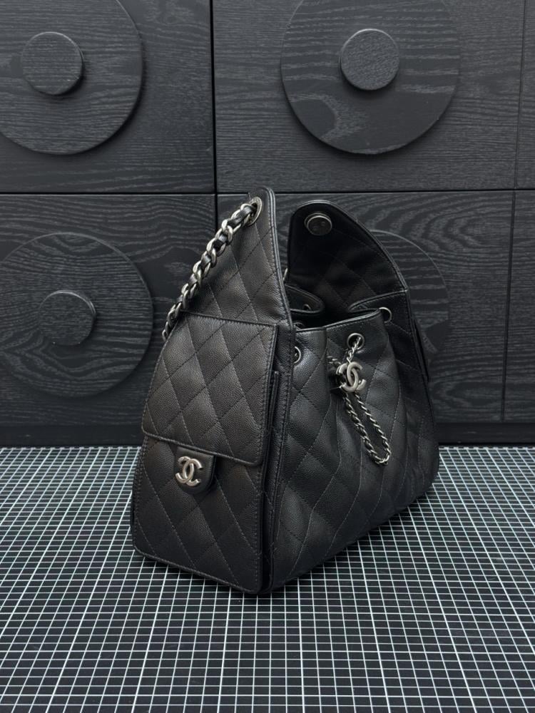شنطة شانيل Mini hopo bag 22cm
