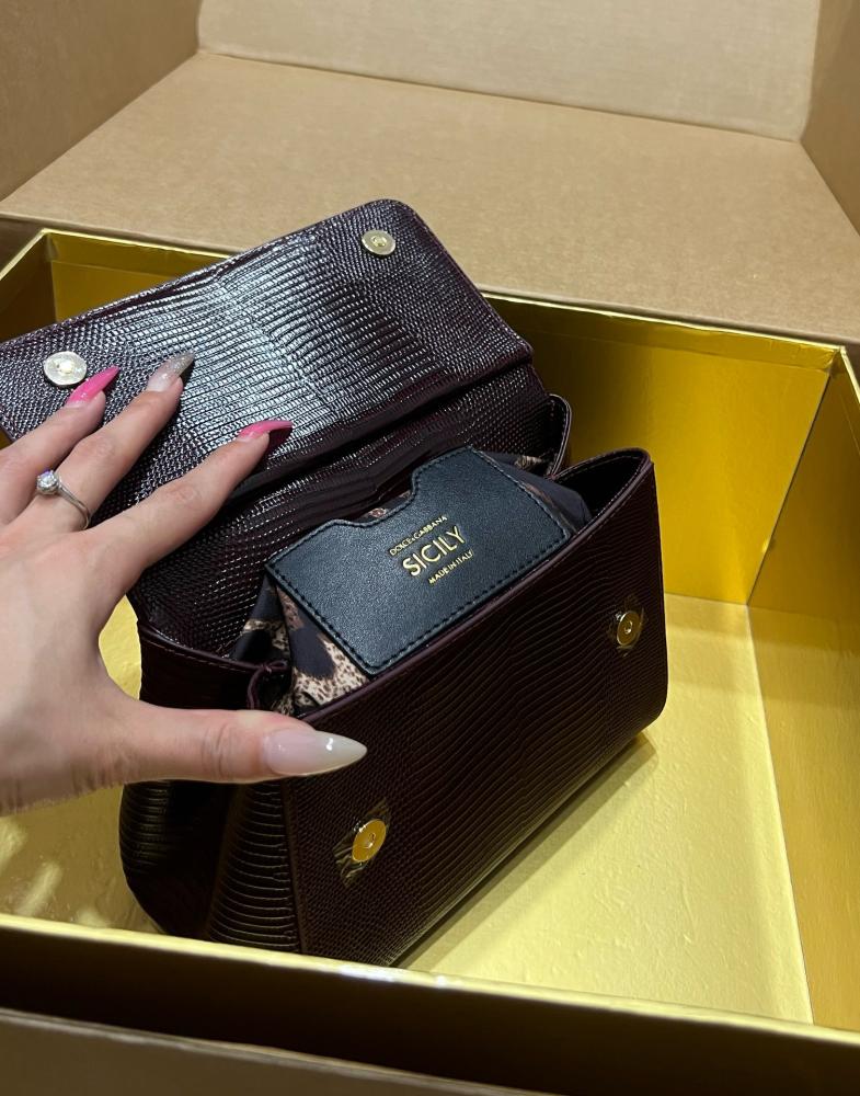 شنطة دولتشي اند غابانا Medium Sicily handbagمقاس 20cm