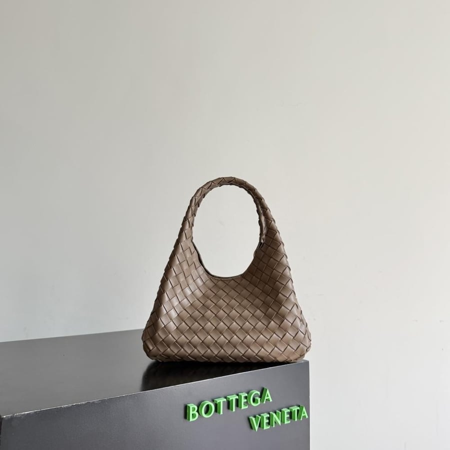 شنطة بوتيغا Campana small