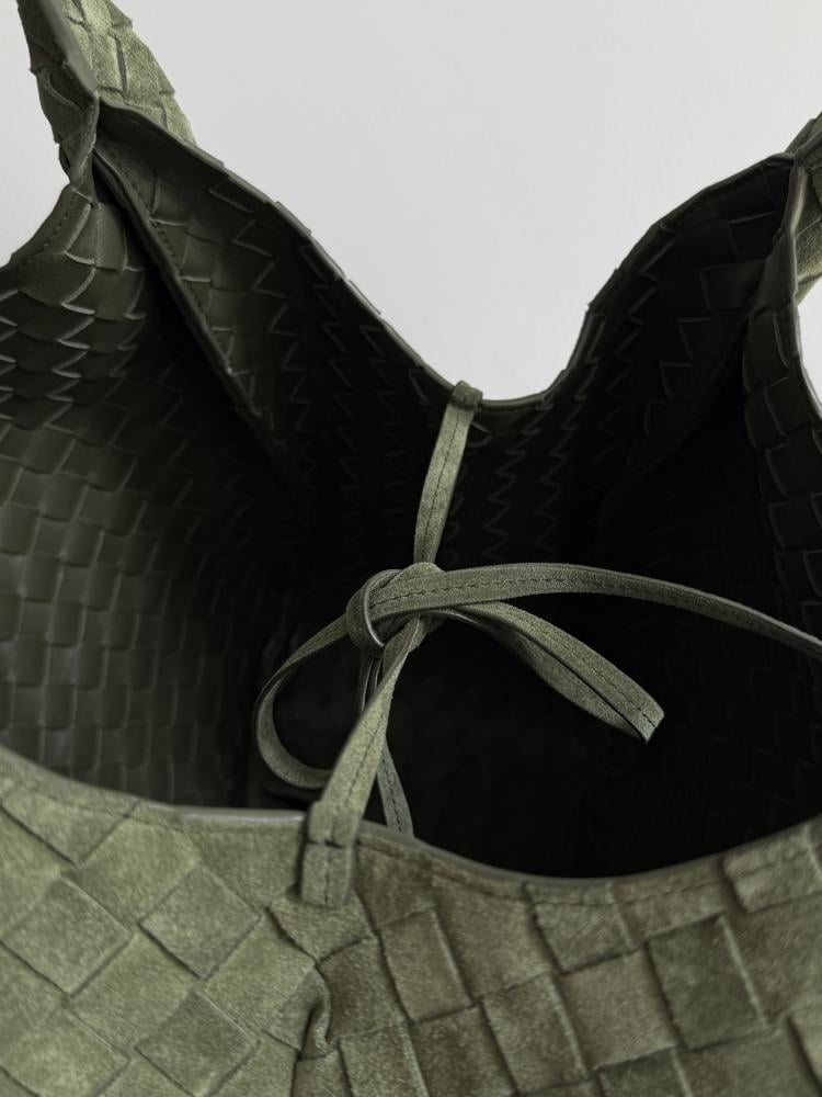 شنطة بوتيغا large campana Bottega