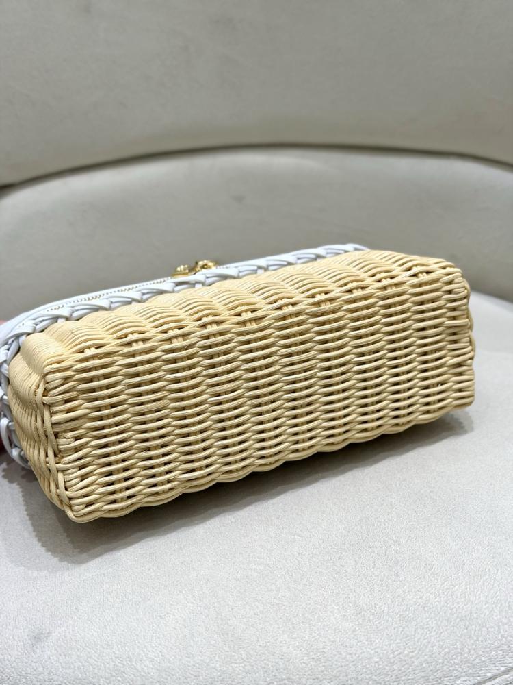 شنطة لورو بيانا Extra West Wicker Ostrich Lora piana مقاس 19 cm