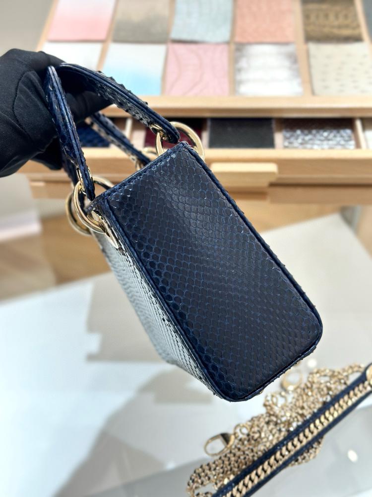 شنطة ديور Snakeskin Dior