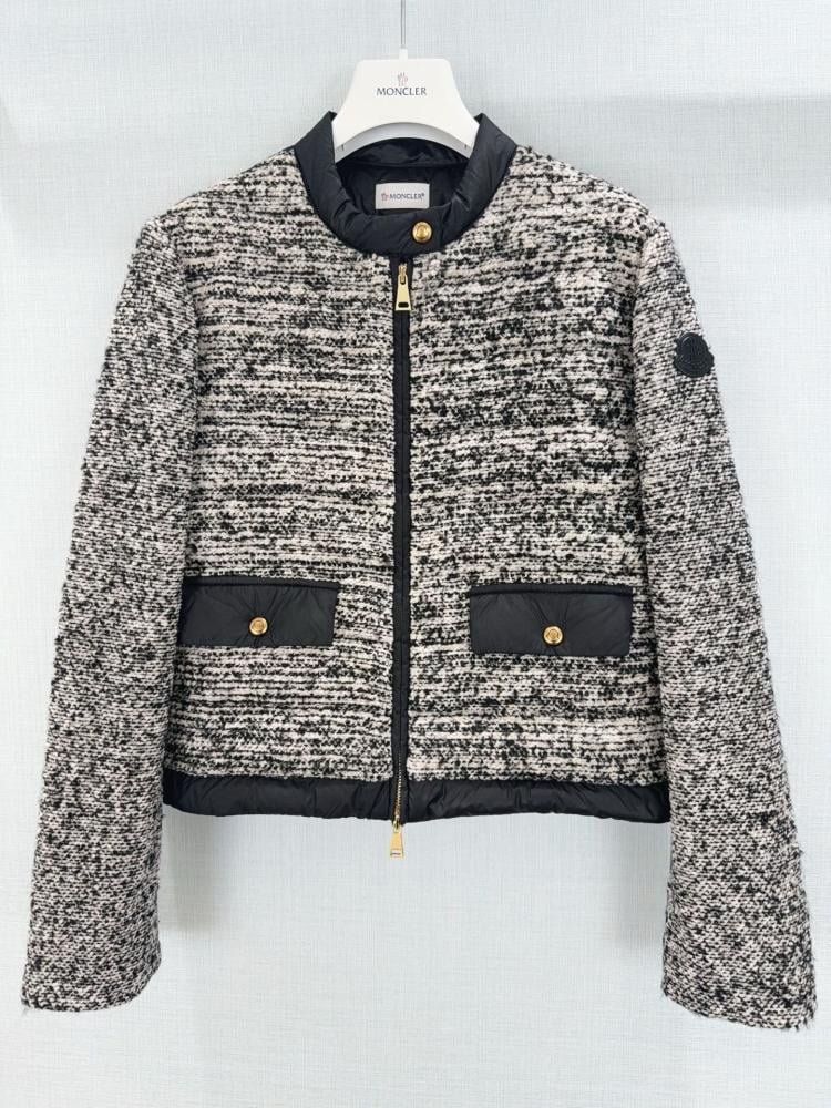 جاكيت Moncler