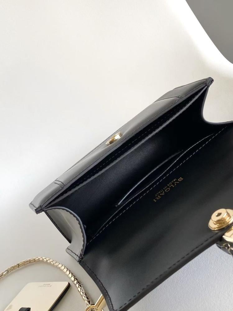 شنطة بولغاري Serpenti Forever مقاس 19cm