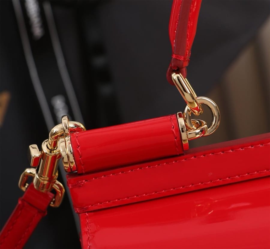 . شنطة دولتشي اند غابانا شنطة دولتشي اند غابانا Small Sicily handbag
