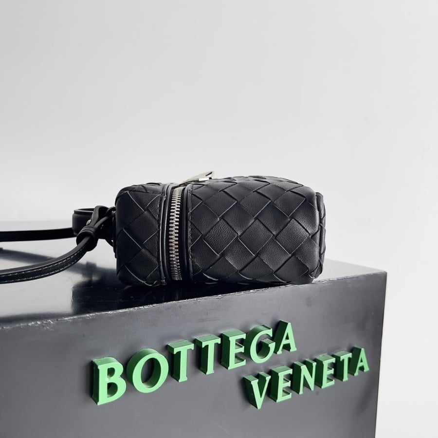 شنطة بوتيغا Bang Bang Vanity