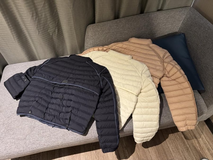 جاكيت Moncler