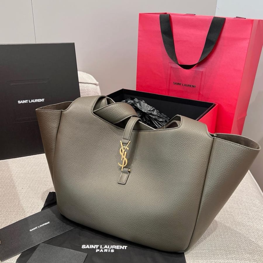 شنطة سان لوران Large bea Saint Laurent