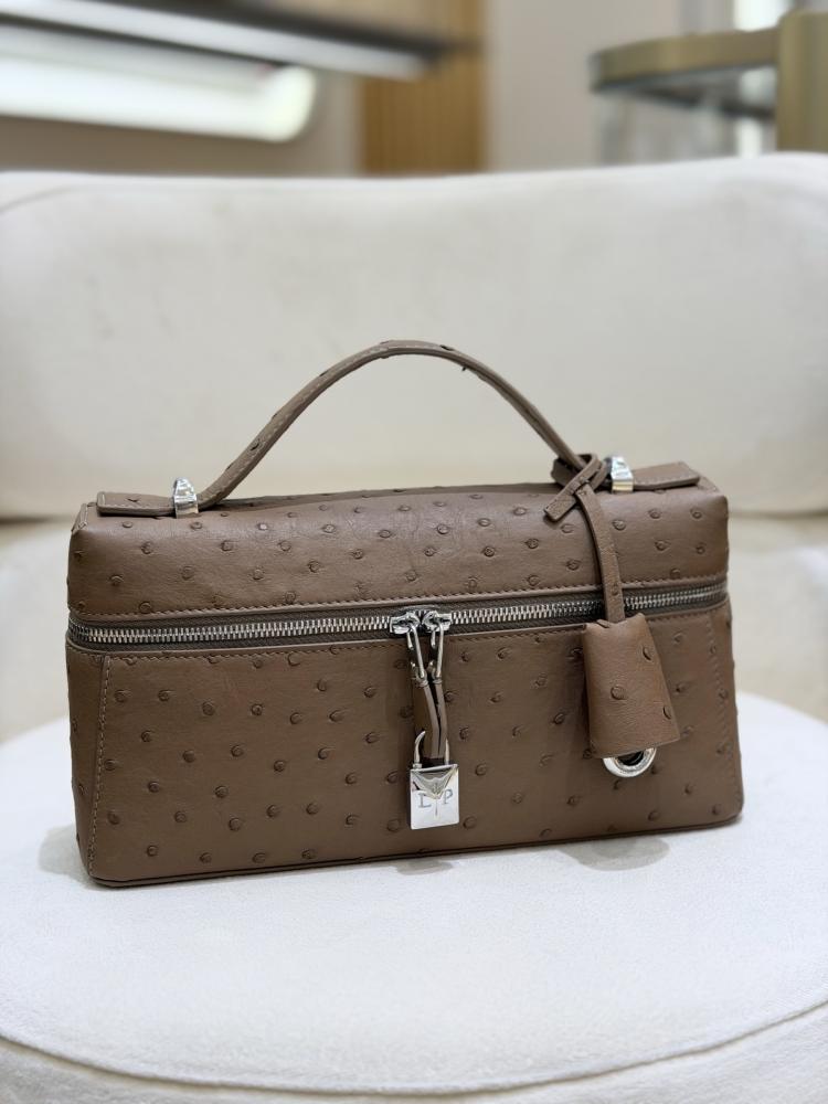 شنطة لورو بيانا Extra Poket Ostrich Lora piana مقاس 23 cm