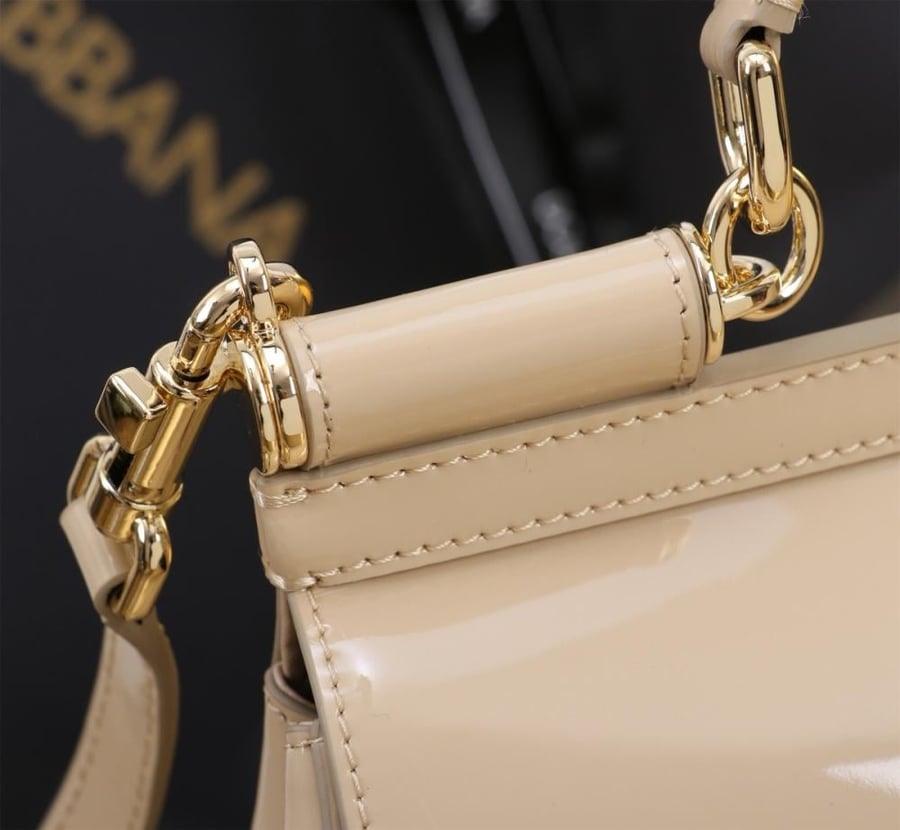 . شنطة دولتشي اند غابانا Medium Sicily handbag