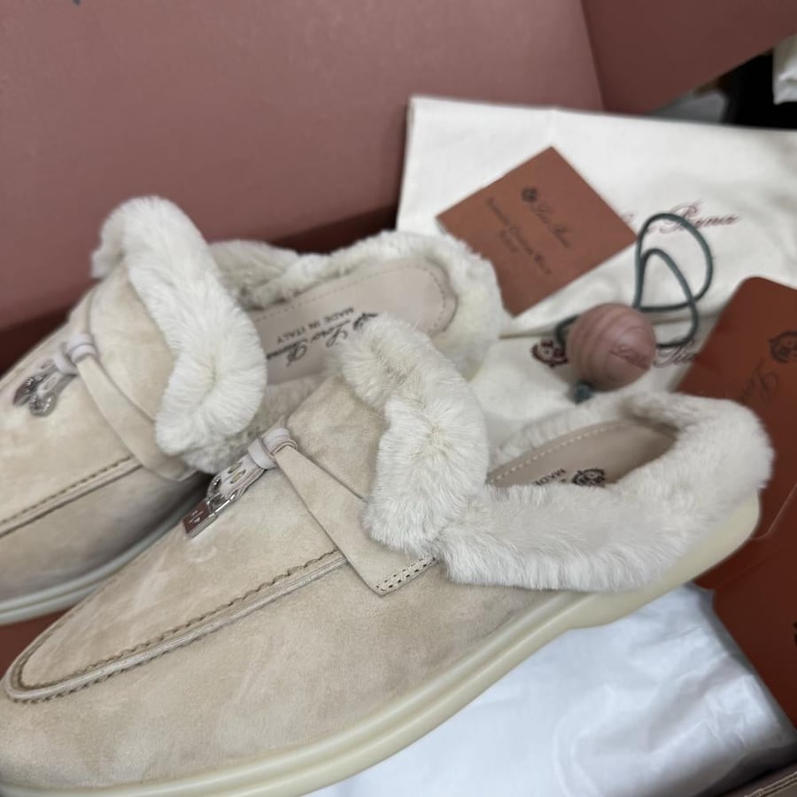 سليبر فلات لورو بيانا Suede Fur