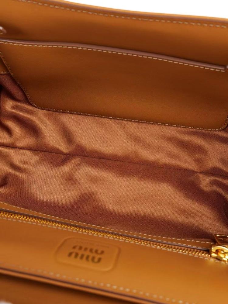 شنطة Miu Miu Matelasse مقاس 28cm