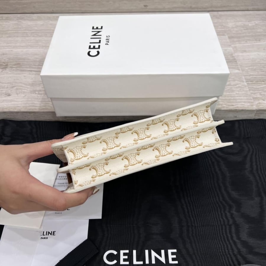 شنطة سيلين TRIOMPHE CANVAS