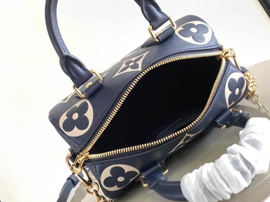 شنطة لويس فيتون Speedy Bandoulière مقاس 20