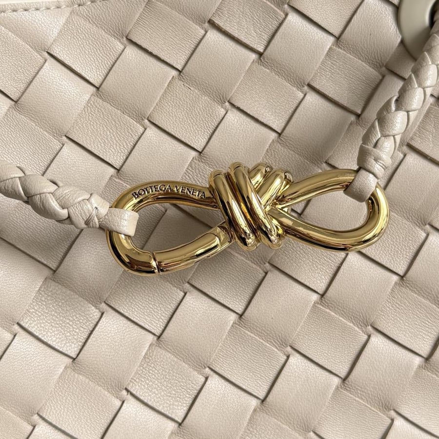 شنطة بوتيغا Mini Andiamo Bottega