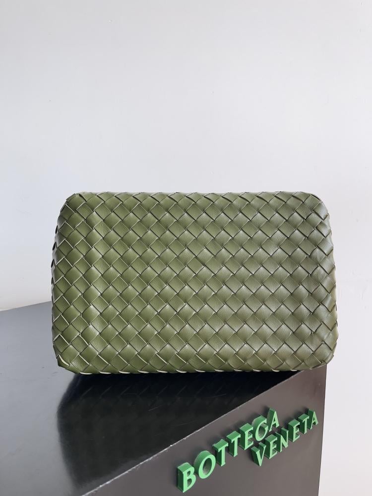 شنطة بوتيغا parachute مقاس 30cm
