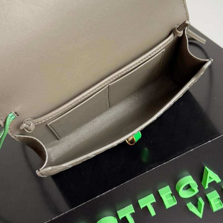 شنطة بوتيغا Andiamo pouch on strap Bottega