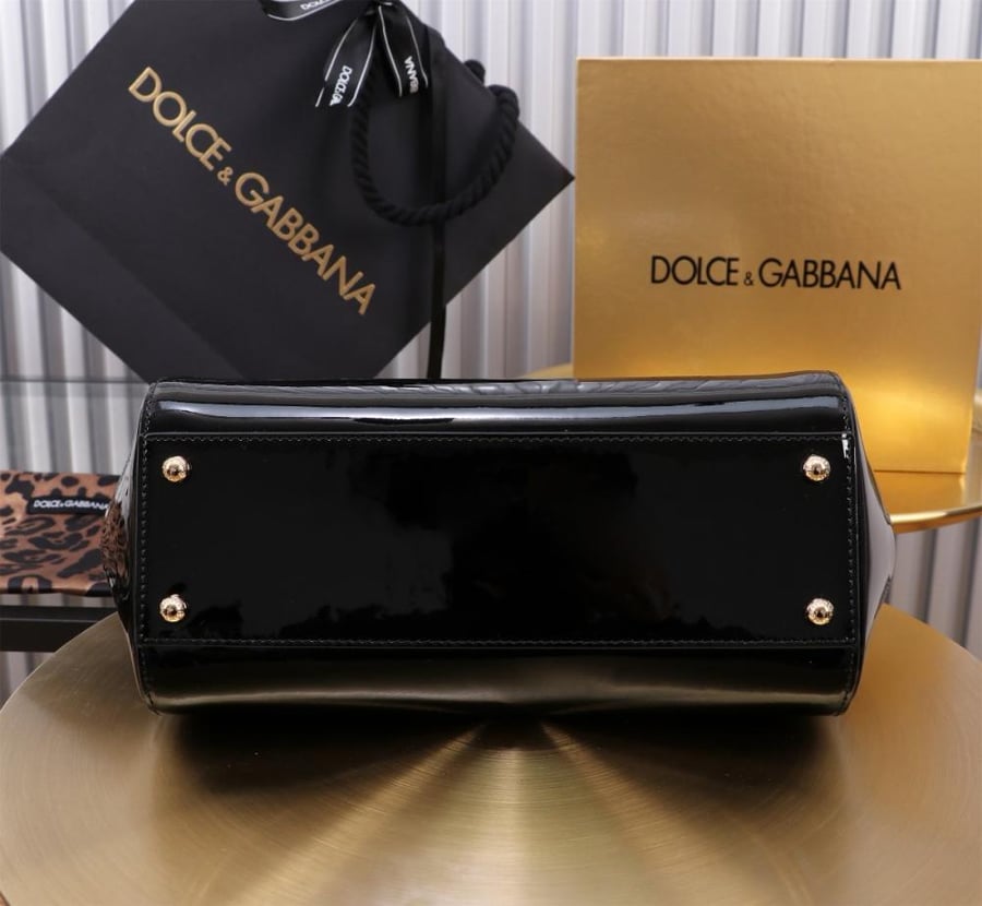 . شنطة دولتشي اند غابانا Medium Sicily handbag