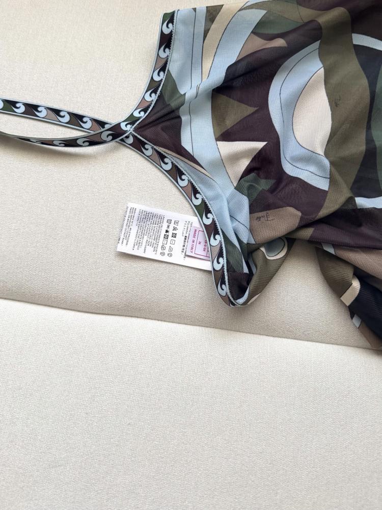 توب Pucci