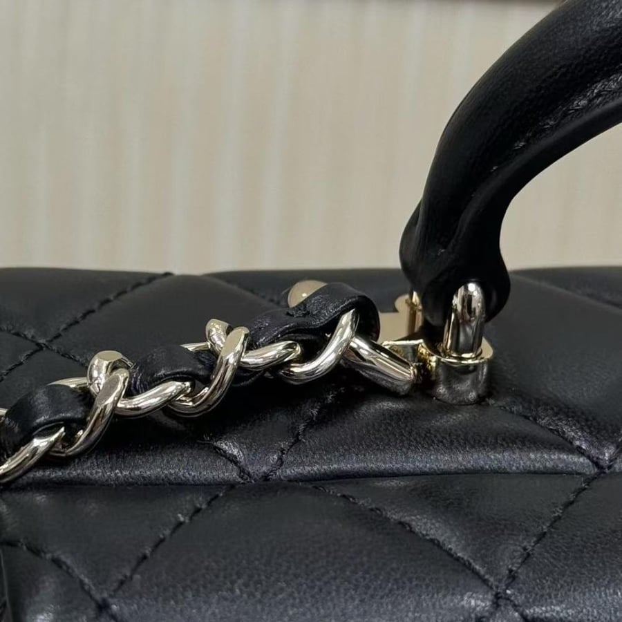 شنطة شانيل SMALL BOX BAG مقاس 18cm