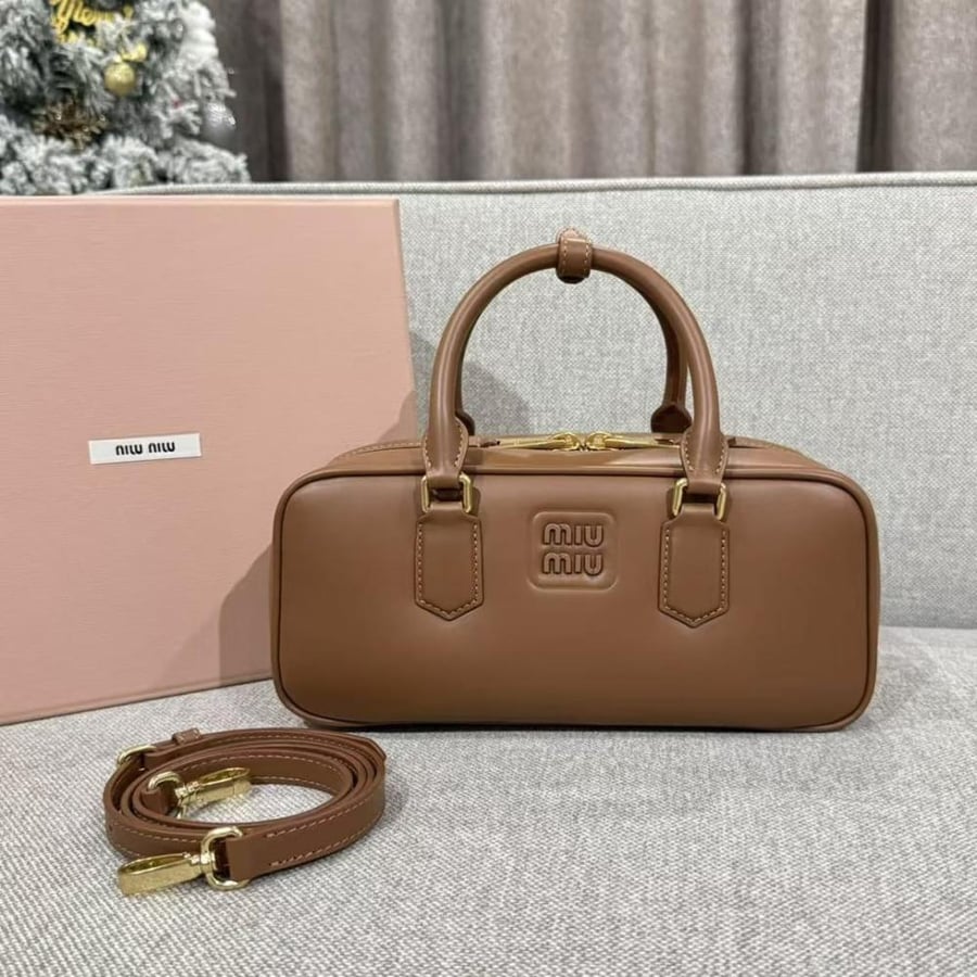 شنطة Miu Miu  Arcadie  مقاس 27cm