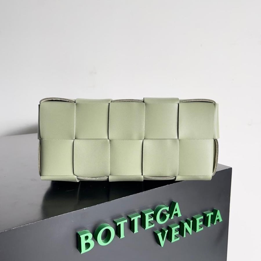 شنطة  بوتيغا Brick Cassette مقاس 23.5cm