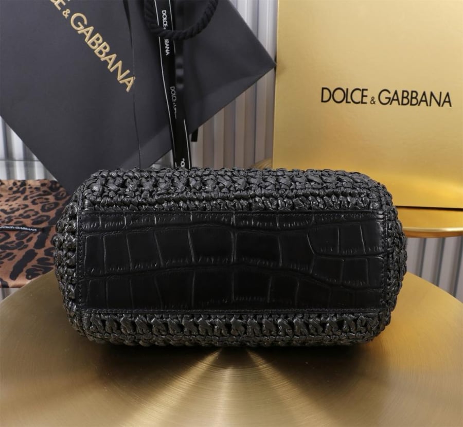 . شنطة دولتشي اند غابانا Medium Sicily handbag