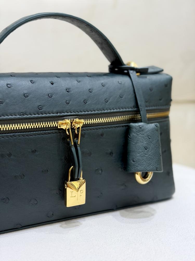 شنطة لورو بيانا Extra Poket Ostrich Lora piana مقاس 23 cm