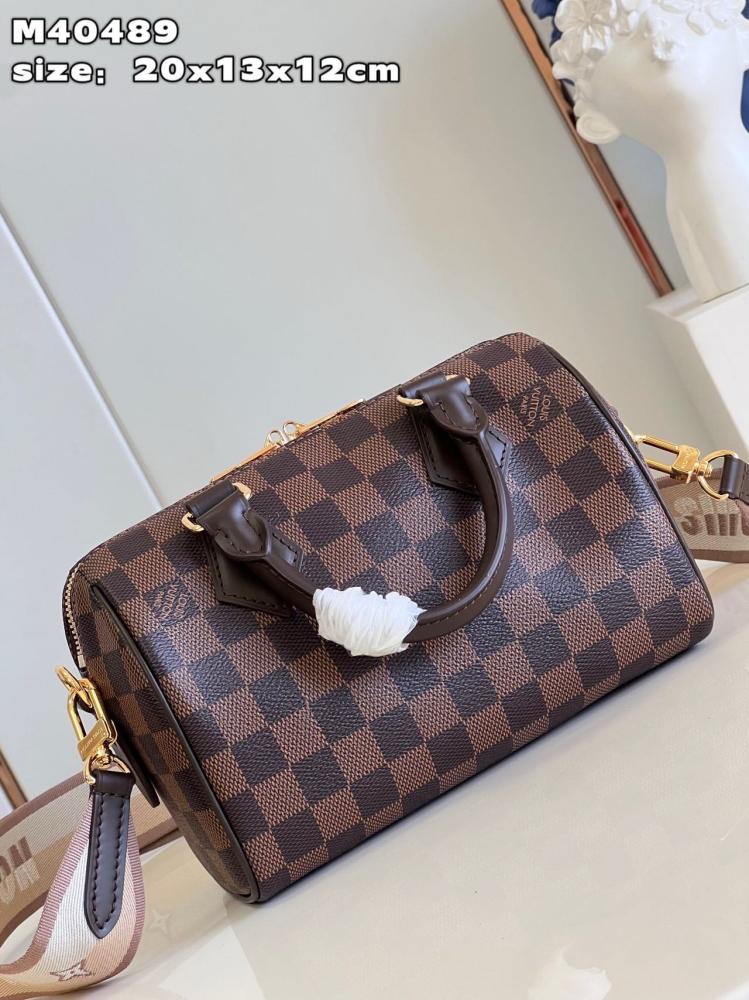 شنطة لويس فيتون Speedy Bandoulière مقاس 20