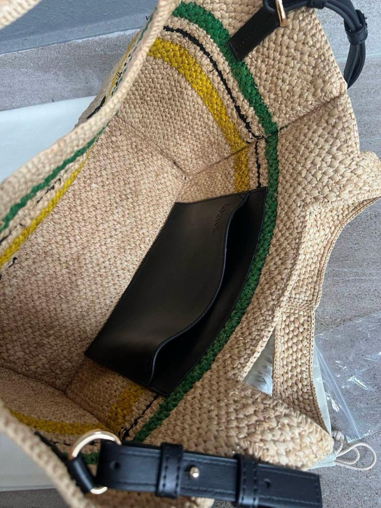 شنطة لويفي Font tote Loewe